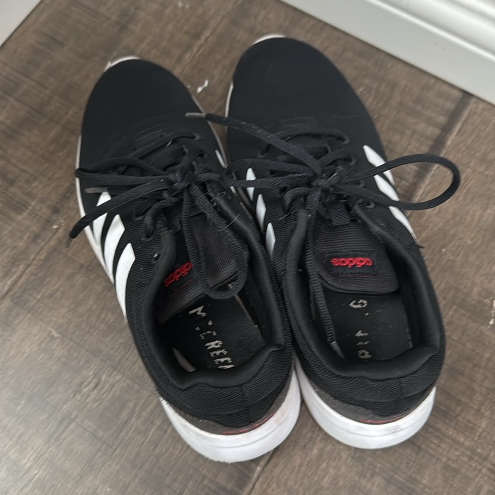 ADIDAS SHOES SIZE 5 - Picture 2 of 6